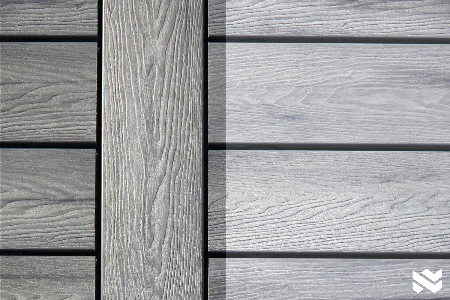 Forædling og patinering af trækomposit i grå